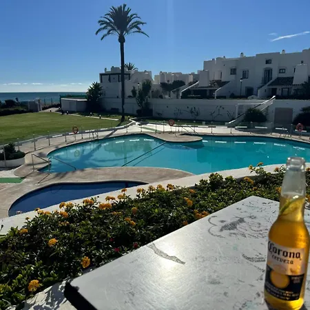 Villa Playa 2 Con Amplia Terraza Privada Estepona