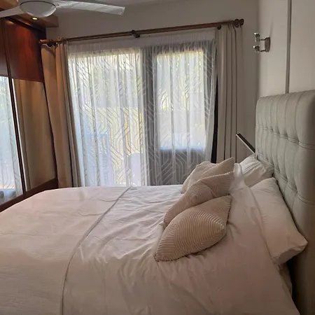 Playa 2 Con Amplia Terraza Privada אסטפונה
